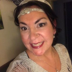 Meet your Posher, Elliza